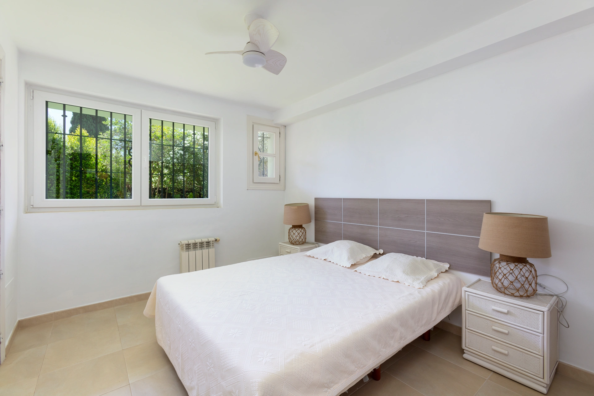 Villa for sale in Puerto del Almendro, Benahavis