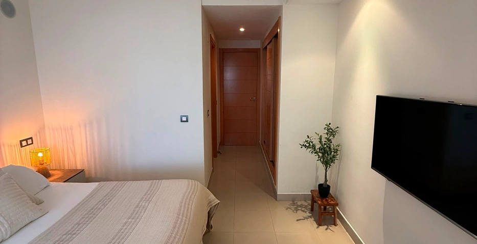 Elegante apartamento de 2 dormitorios con jardín privado en Cortijo del Mar, El Paraíso