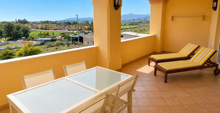Luminoso Apartamento de 2 Dormitorios con Terraza Privada Orientada al Sur | Cumbres del Rodeo, Nueva Andalucía