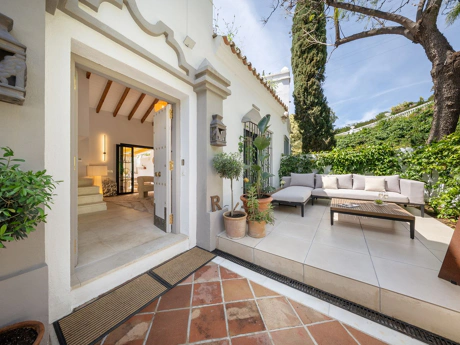 4 Bedrooms - Sea Views - Blend of Andalusian Heritage and Nordic Sophistication on the Golden Mile
