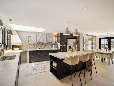 4 Bedrooms - Sea Views - Blend of Andalusian Heritage and Nordic Sophistication on the Golden Mile