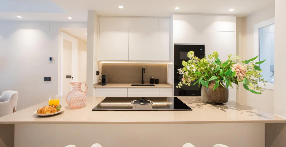 Moderno Apartamento de 3 Dormitorios en Planta Baja | Junto a la Playa entre Puerto Banús y San Pedro