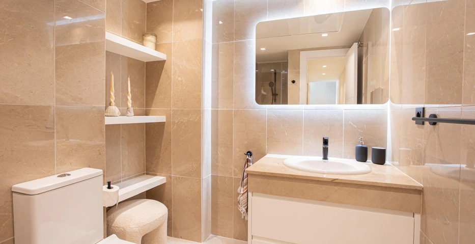 Moderno Apartamento de 3 Dormitorios en Planta Baja | Junto a la Playa entre Puerto Banús y San Pedro