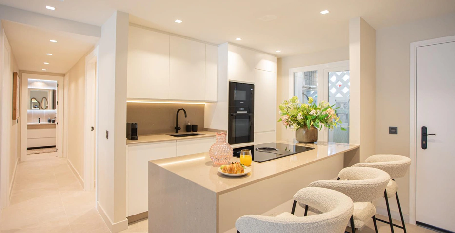 Moderno Apartamento de 3 Dormitorios en Planta Baja | Junto a la Playa entre Puerto Banús y San Pedro