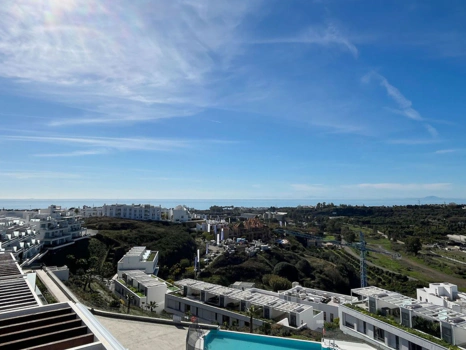 Modern Penthouse with Panoramic Sea Views in Oceana Views