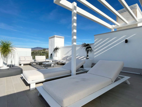 Modern Penthouse with Panoramic Sea Views in Oceana Views
