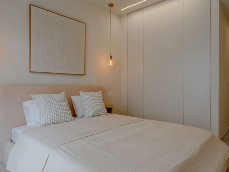 Elegant Renovated Apartment in Pinos de Aloha, Nueva Andalucía