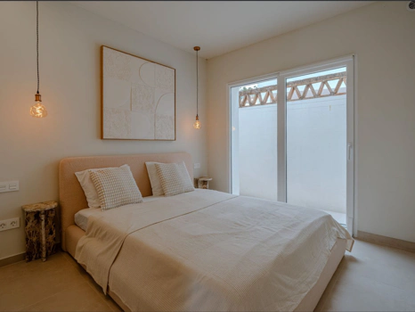 Elegant Renovated Apartment in Pinos de Aloha, Nueva Andalucía