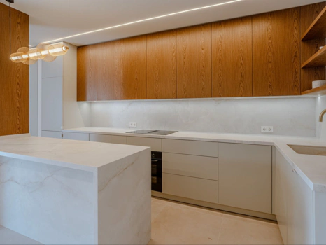 Elegant Renovated Apartment in Pinos de Aloha, Nueva Andalucía