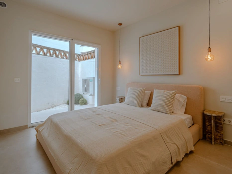 Elegant Renovated Apartment in Pinos de Aloha, Nueva Andalucía