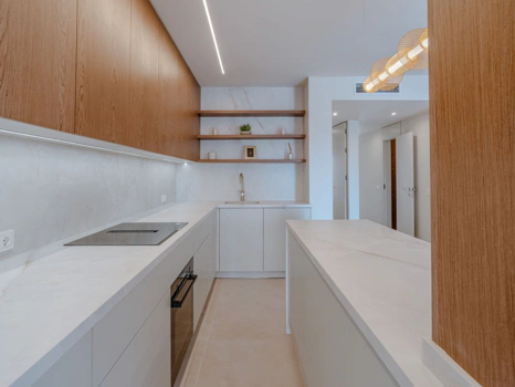 Elegant Renovated Apartment in Pinos de Aloha, Nueva Andalucía
