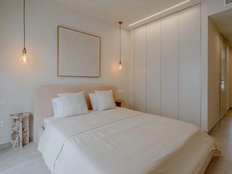 Elegant Renovated Apartment in Pinos de Aloha, Nueva Andalucía
