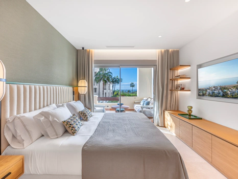 Exclusive Beachfront Apartment in Bahía del Velerín, Estepona