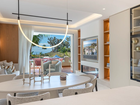 Exclusive Beachfront Apartment in Bahía del Velerín, Estepona
