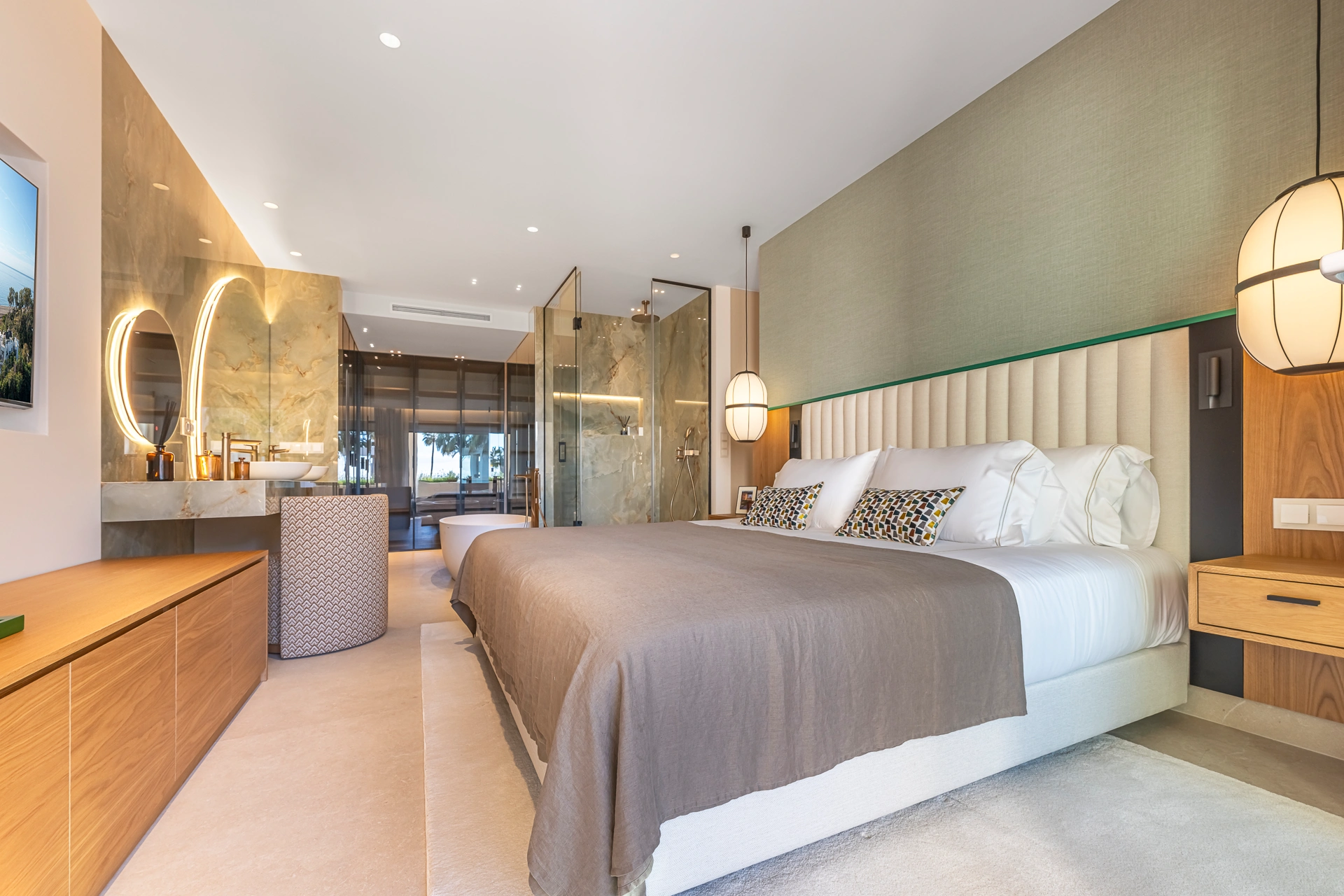 Apartment for sale in Bahía del Velerín, Estepona East