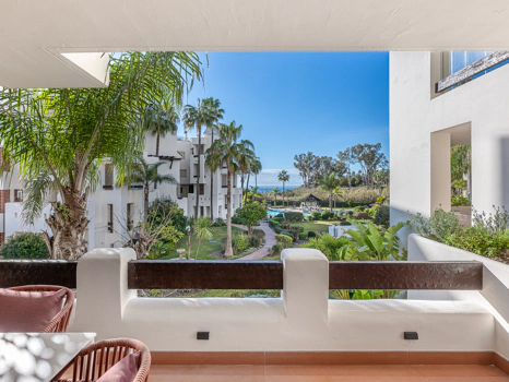 Exclusive Beachfront Apartment in Bahía del Velerín, Estepona