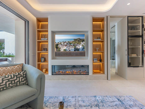 Exclusive Beachfront Apartment in Bahía del Velerín, Estepona