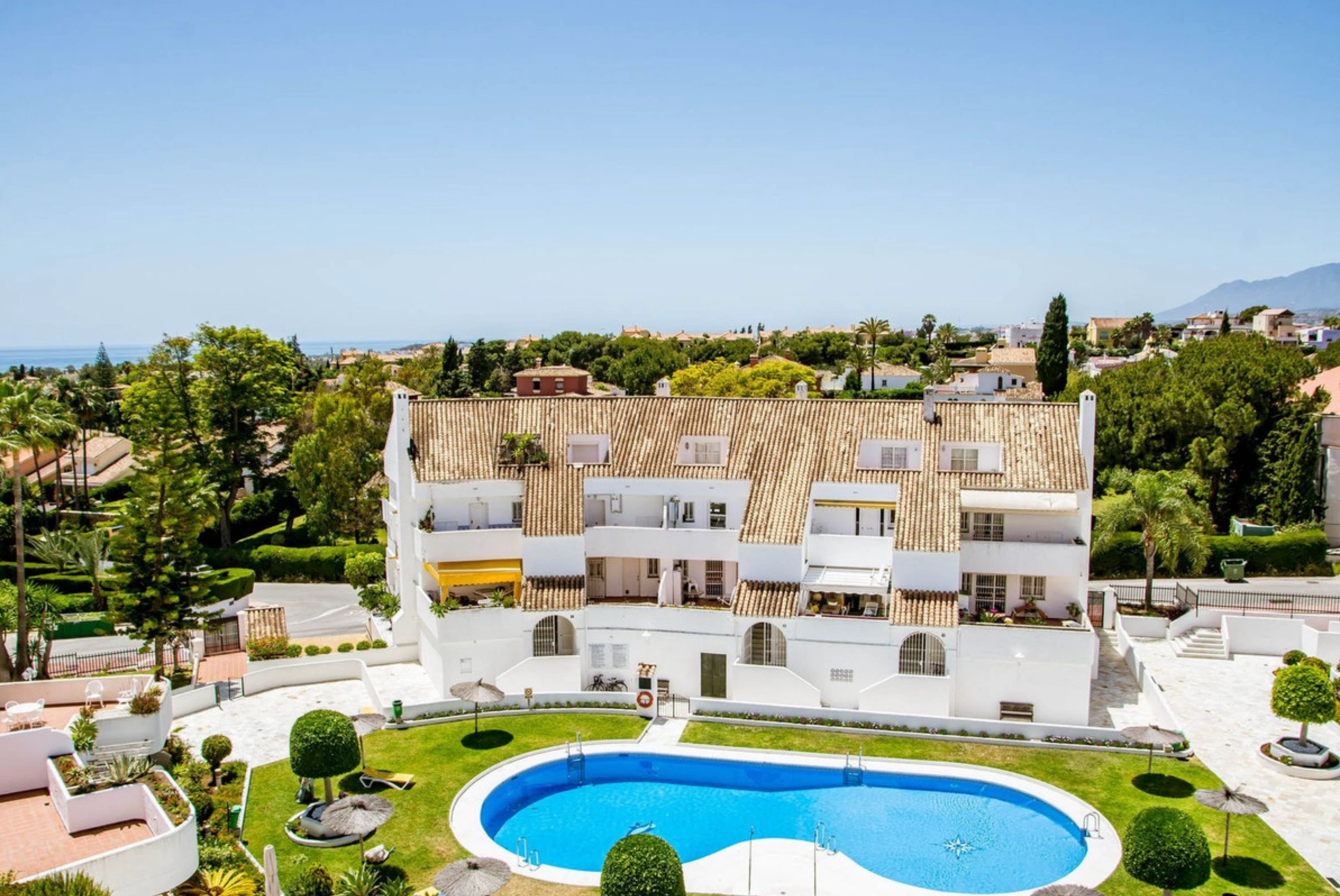 Duplex Penthouse for sale in Nueva Andalucia, Marbella