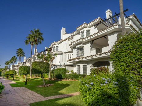 Beautifully Renovated Ground-Floor Apartment Near Puerto Banús