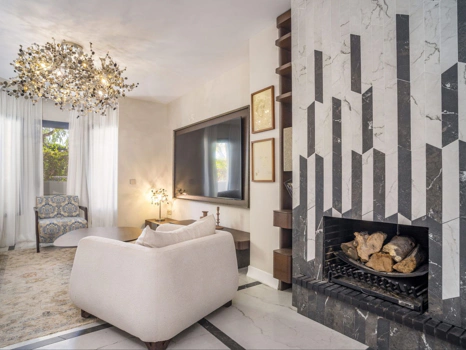 Beautifully Renovated Ground-Floor Apartment Near Puerto Banús