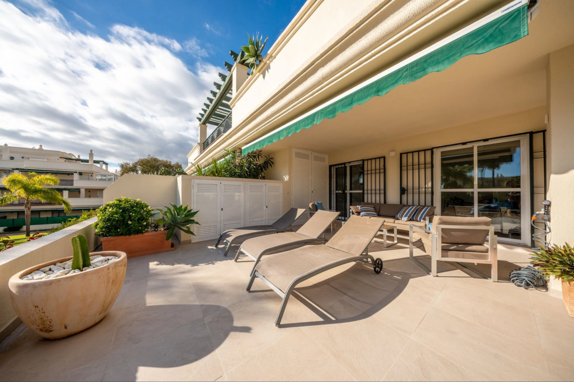 Ground Floor Apartment for sale in Nueva Andalucia, Marbella
