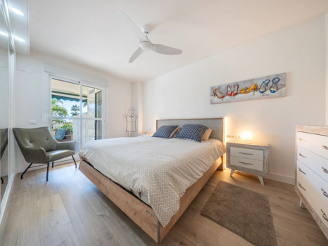 Stylish Renovated Apartment in Lorcrimar, Nueva Andalucía