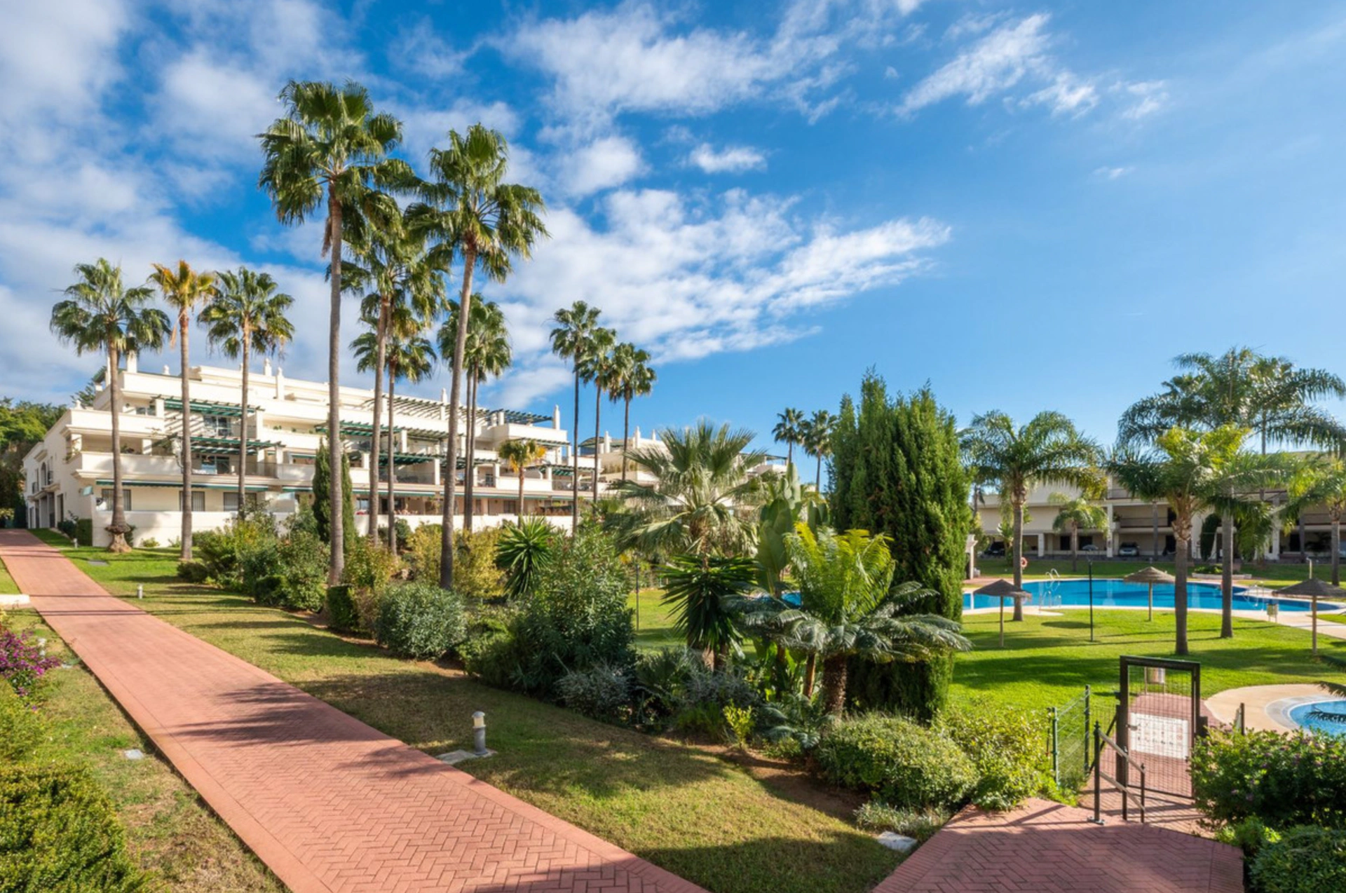 Ground Floor Apartment for sale in Nueva Andalucia, Marbella