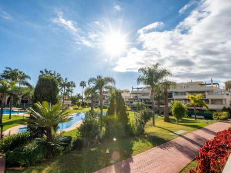 Stylish Renovated Apartment in Lorcrimar, Nueva Andalucía
