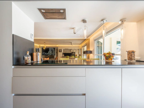 Stylish Renovated Apartment in Lorcrimar, Nueva Andalucía