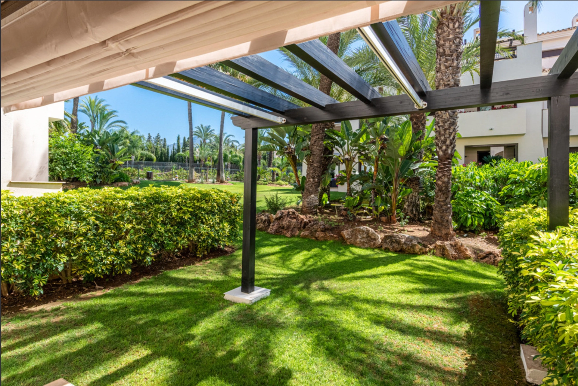 Ground Floor Apartment for sale in Nueva Andalucia, Marbella