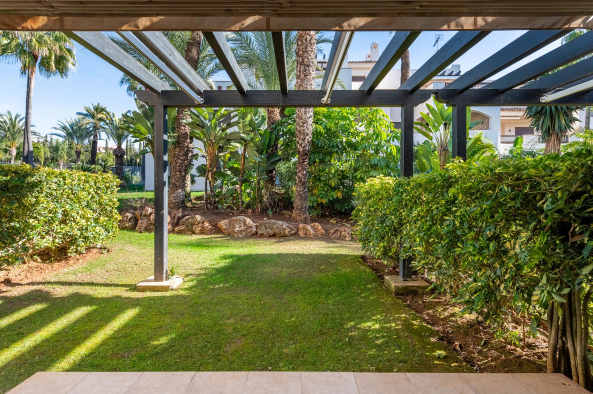 Ground Floor Apartment for sale in Nueva Andalucia, Marbella