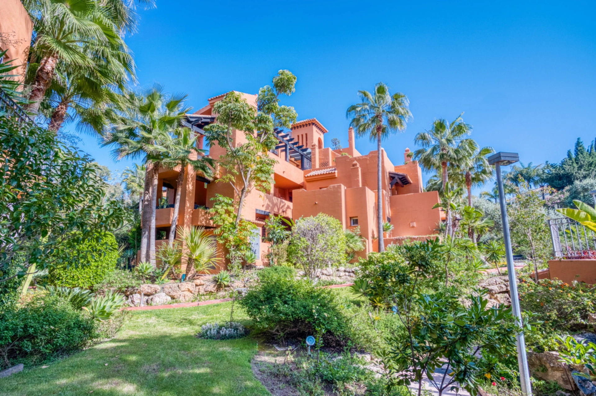 Ground Floor Apartment for sale in Nueva Andalucia, Marbella