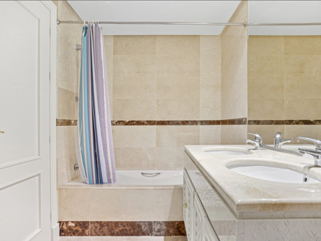 Charming Ground-Floor Apartment in Nueva Andalucía