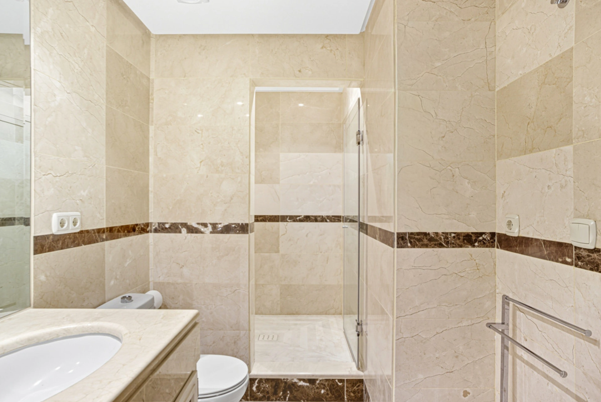 Ground Floor Apartment for sale in Nueva Andalucia, Marbella