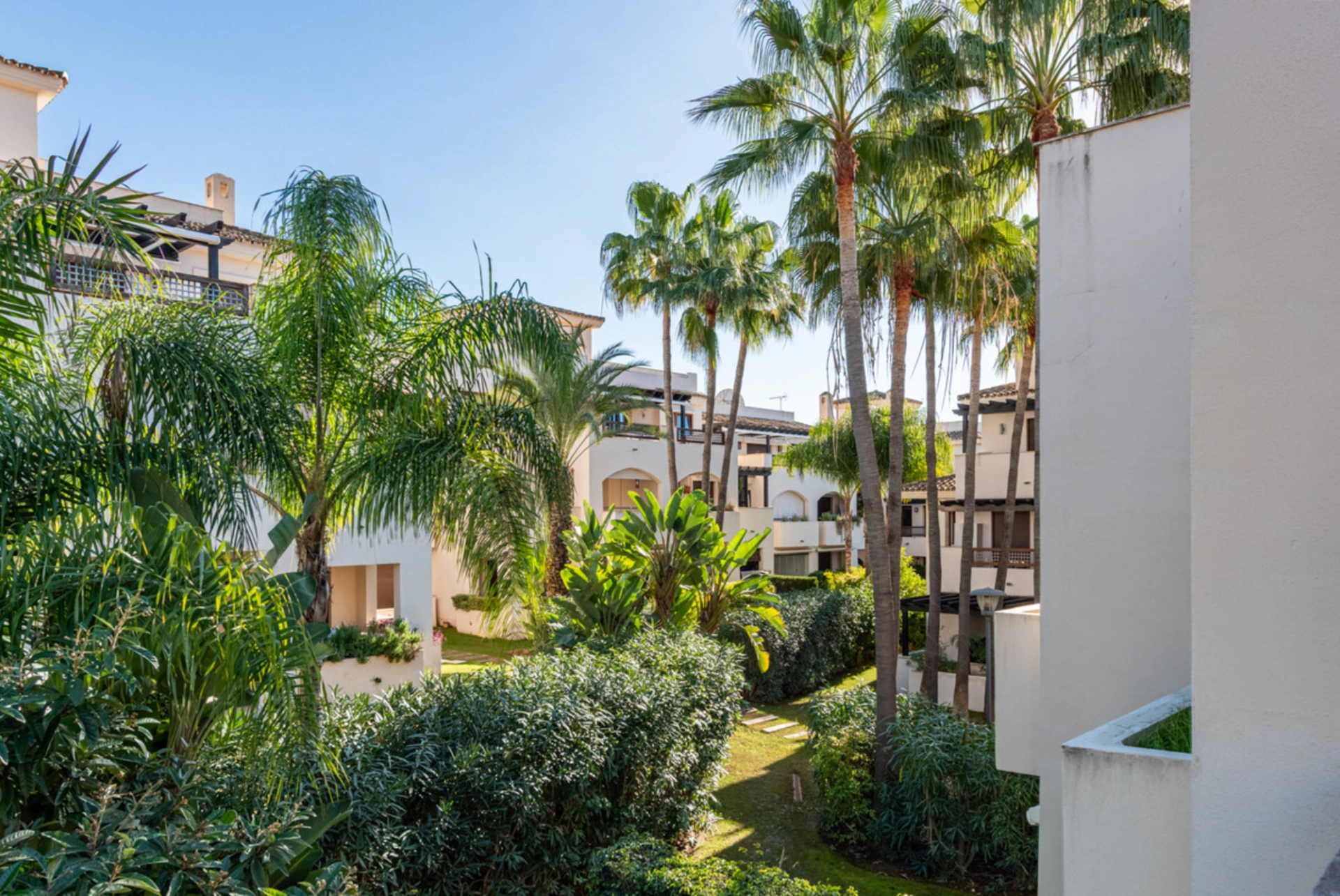 Apartment for sale in Nueva Andalucia, Marbella