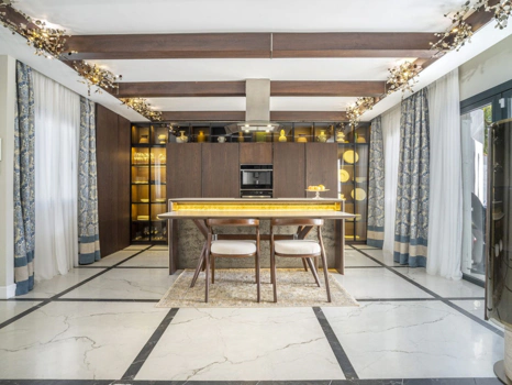 Beautifully Renovated Ground-Floor Apartment Near Puerto Banús