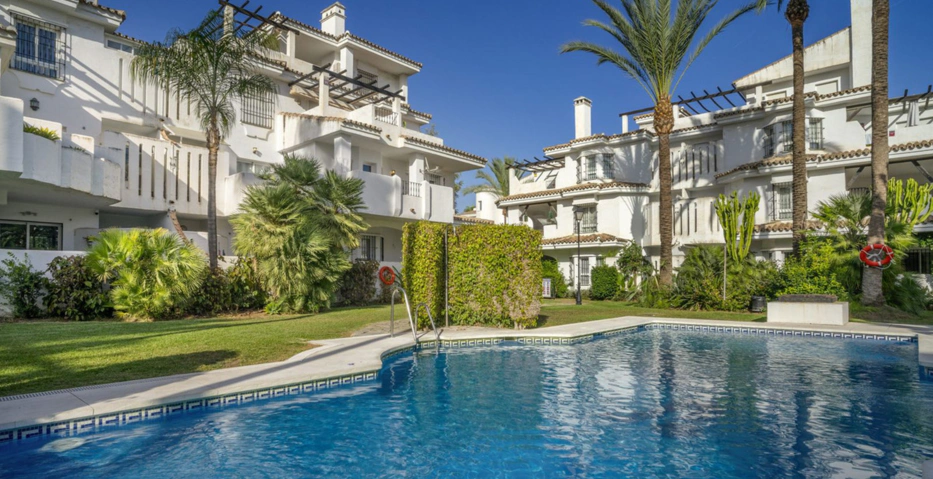 Beautifully Renovated Ground-Floor Apartment Near Puerto Banús