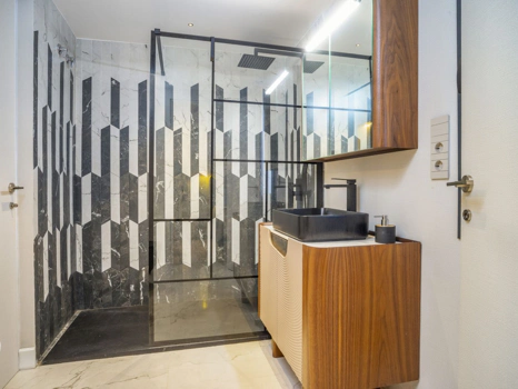 Beautifully Renovated Ground-Floor Apartment Near Puerto Banús