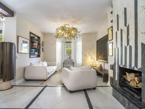 Beautifully Renovated Ground-Floor Apartment Near Puerto Banús