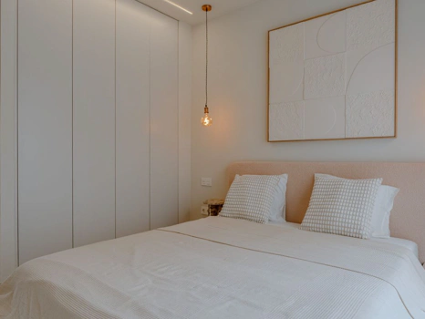 Elegant Renovated Apartment in Pinos de Aloha, Nueva Andalucía