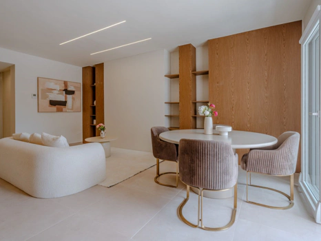 Elegant Renovated Apartment in Pinos de Aloha, Nueva Andalucía