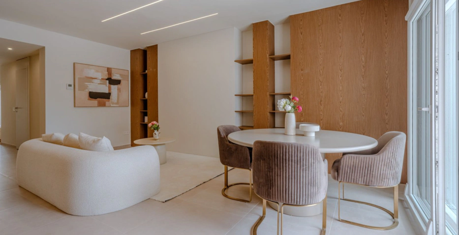 Elegant Renovated Apartment in Pinos de Aloha, Nueva Andalucía