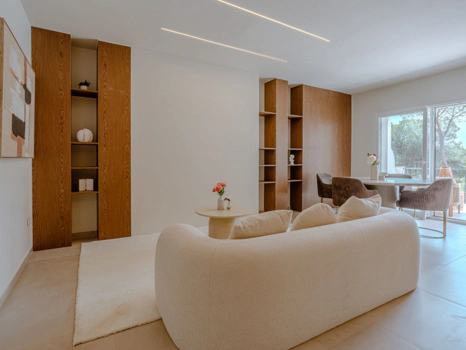 Elegant Renovated Apartment in Pinos de Aloha, Nueva Andalucía