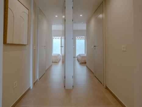 Elegant Renovated Apartment in Pinos de Aloha, Nueva Andalucía