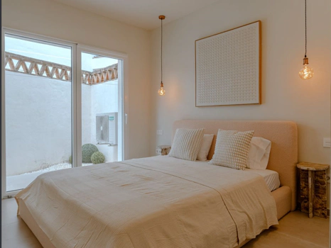 Elegant Renovated Apartment in Pinos de Aloha, Nueva Andalucía