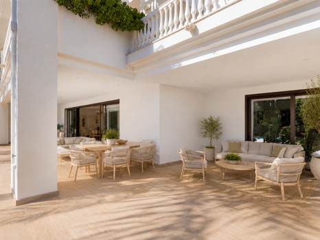 Exceptional Beachside Villa in Guadalmina Baja
