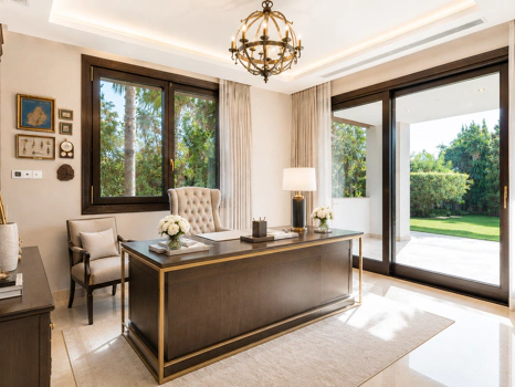 Exceptional Beachside Villa in Guadalmina Baja