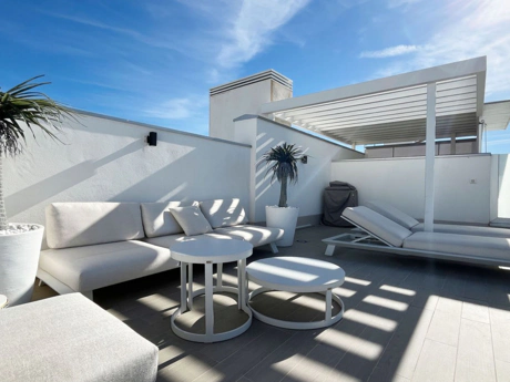 Modern Penthouse with Panoramic Sea Views in Oceana Views