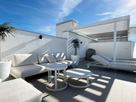 Modern Penthouse with Panoramic Sea Views in Oceana Views