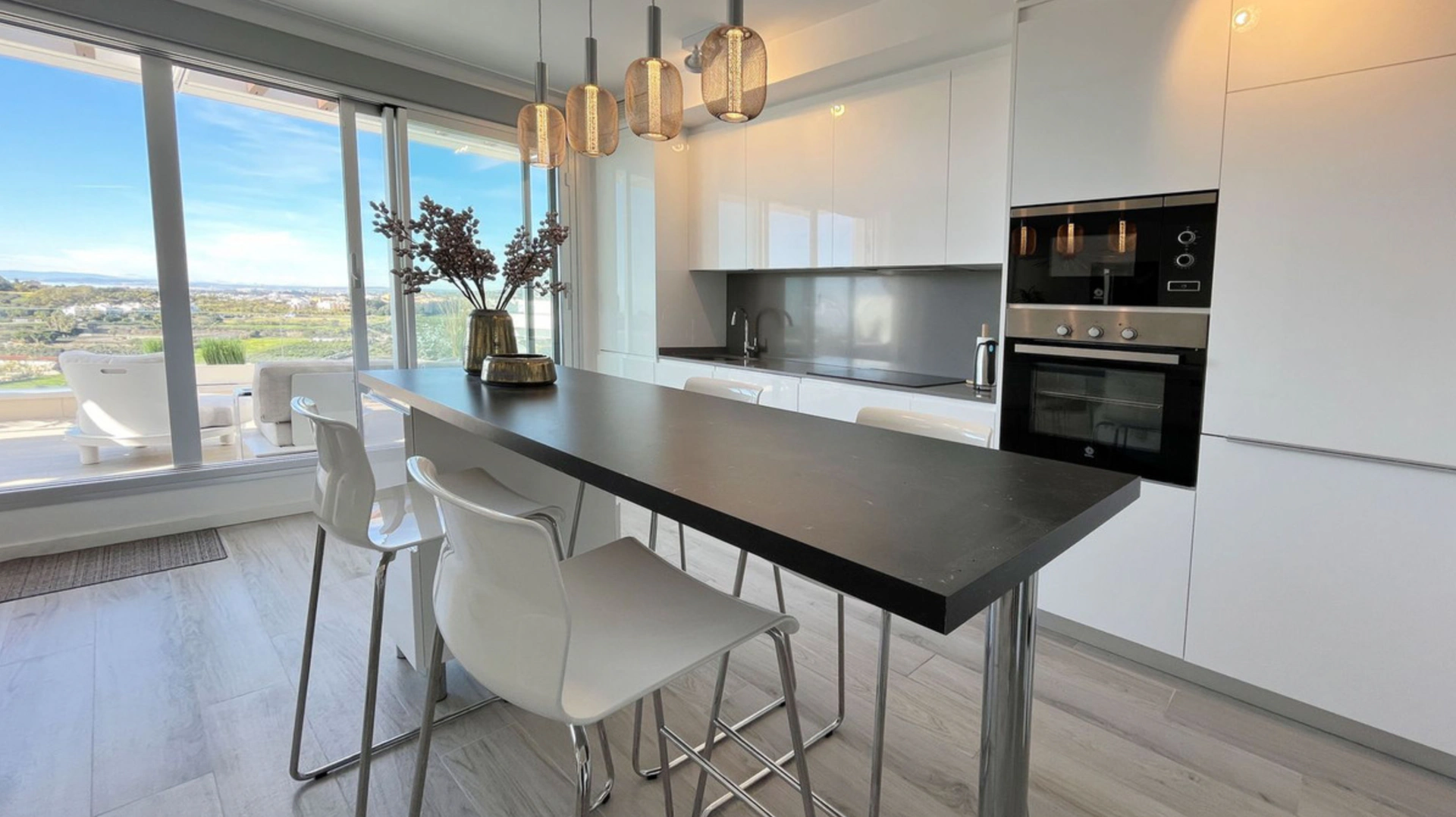 Penthouse for sale in New Golden Mile, Estepona East